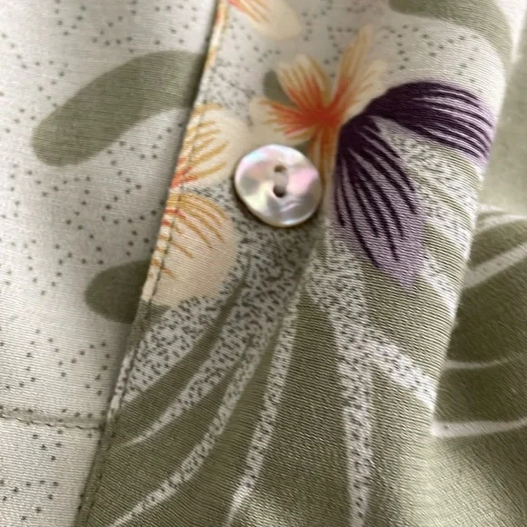 2 pc 100% silk Tommy Bahama floral Hawaiian Shirt Beige high rise Shorts Set - Picture 15 of 15